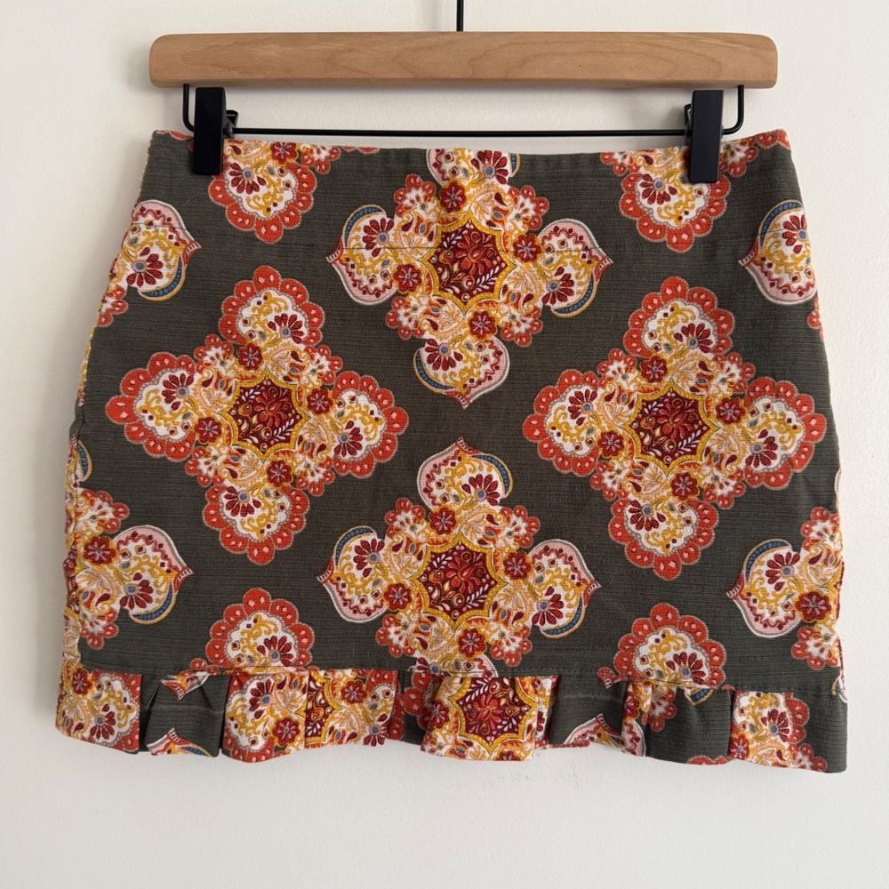 Ann Taylor LOFT Floral Mini Skirt Ruffle Hem Size 4 Boho Flirty Feminine
